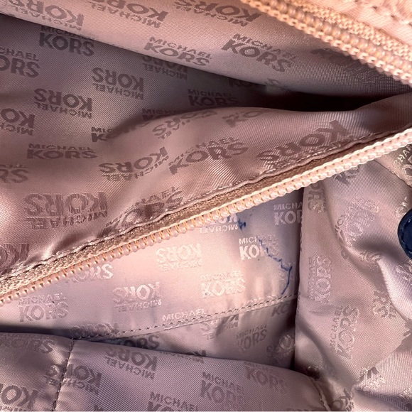 Michael Kors Womens Leather Purse Navy Beautiful Condition Zipper Closure - Picture 13 of 13